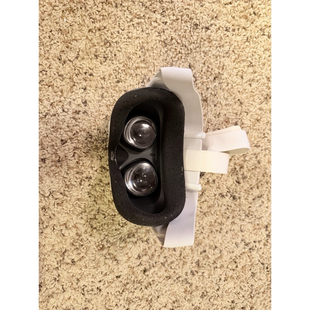 Oculus Quest 2 Meta Quest 2 64GB VR Headset Only - Picture 4 of 8